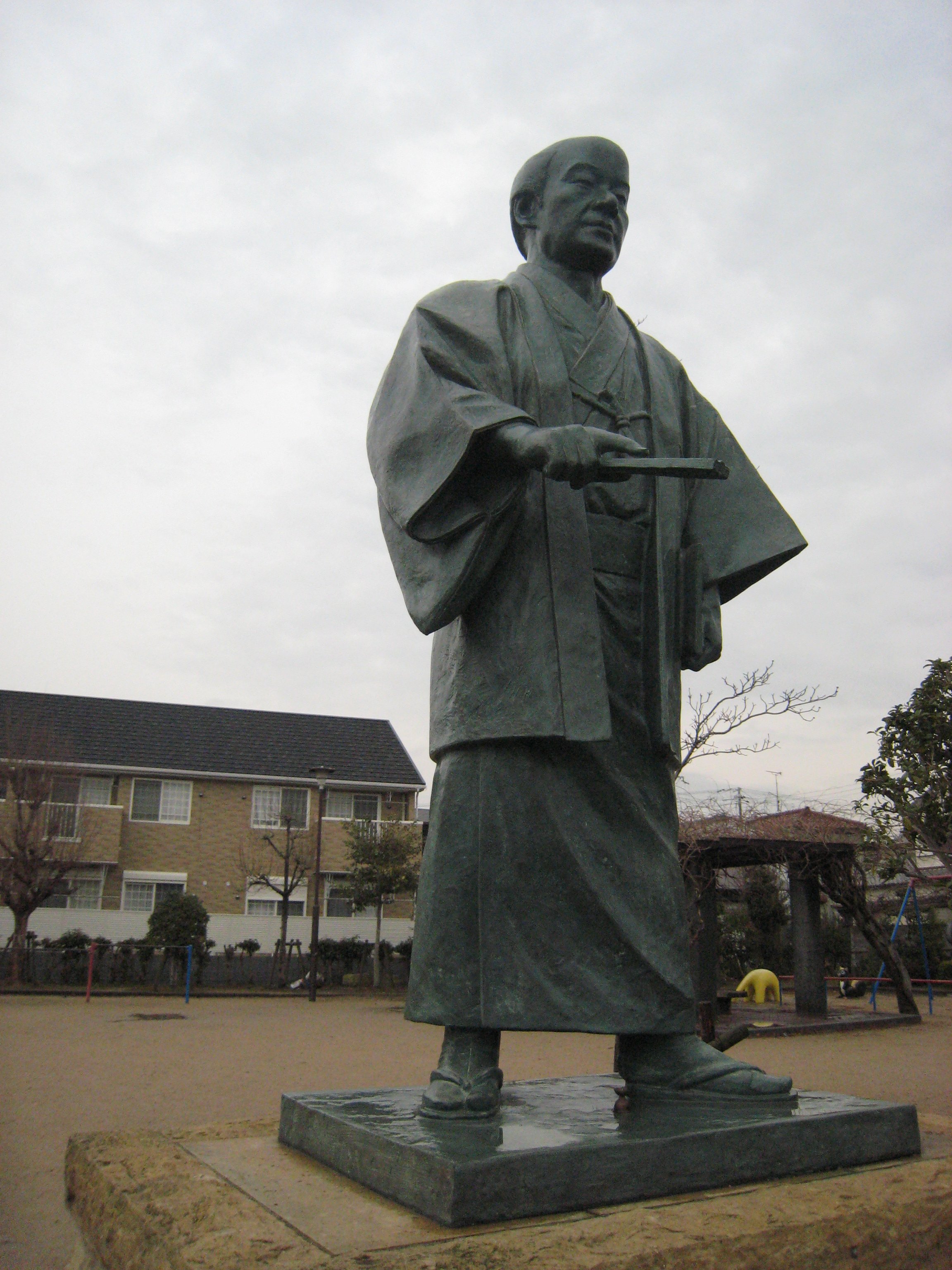 山片蟠桃の銅像